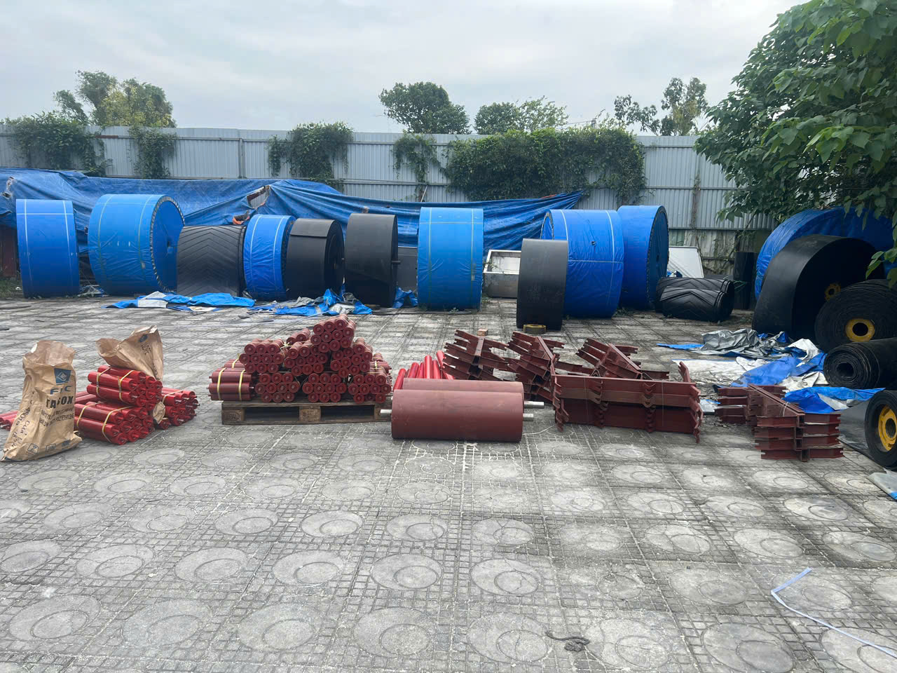 Hình ảnh thi công băng tải thực tế - Băng Tải Tín Phát - Công Ty Cổ Phần Thiết Bị Vật Tư Tín Phát